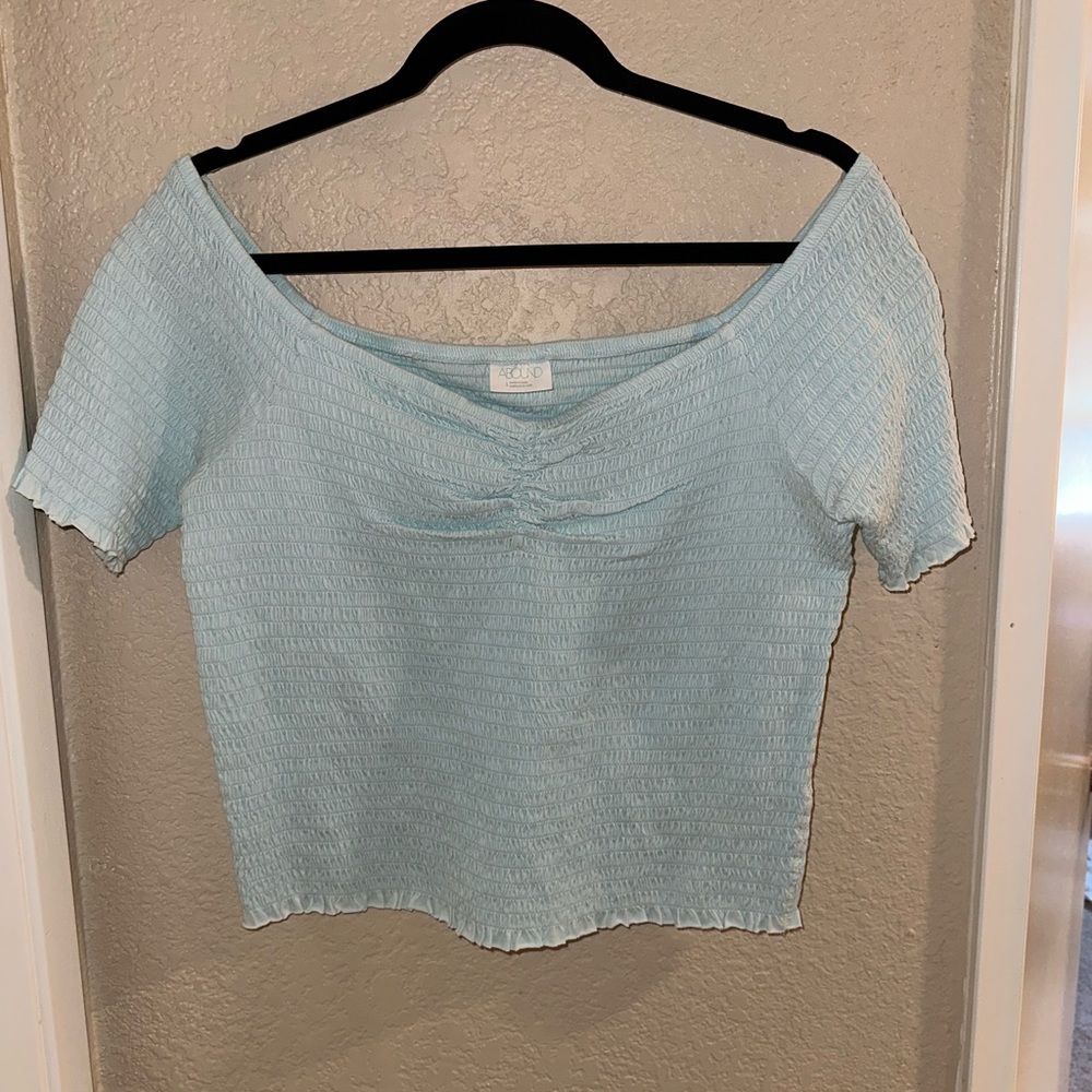 Crop Top - Picture 2 of 4